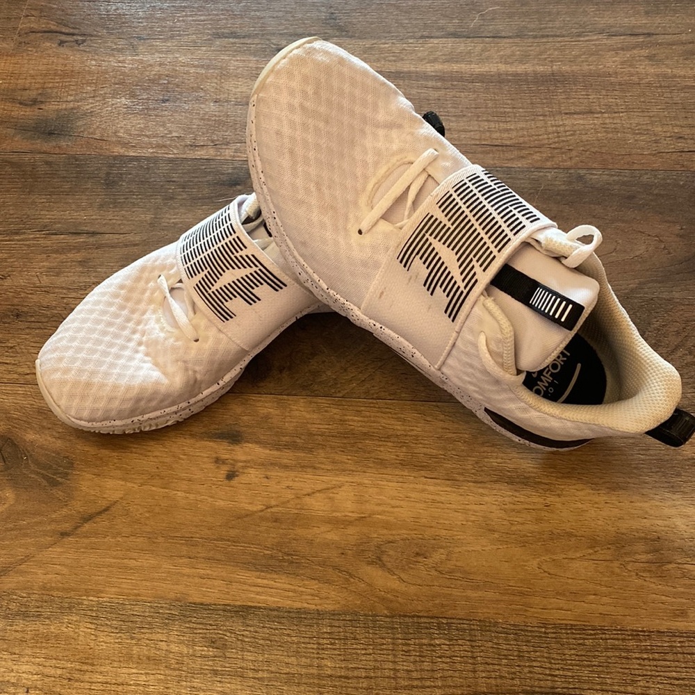 Nike Tennis Shoes
